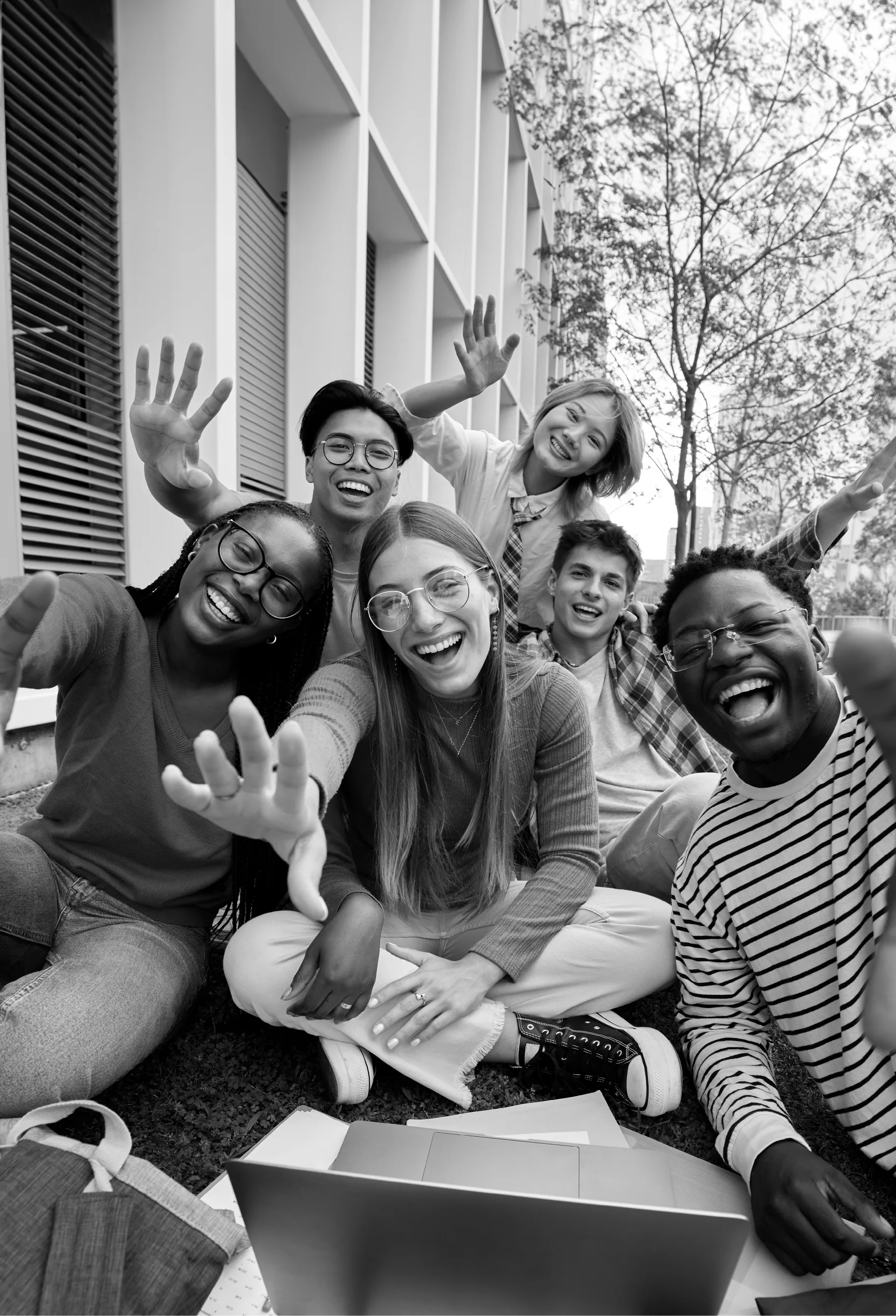 Estudantes da FINSP reunidos em uma atividade ao ar livre